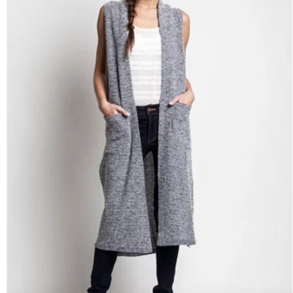 Wilfred Aritzia Black & White Knit Longline Sleeveless Cardigan Sweater Size S